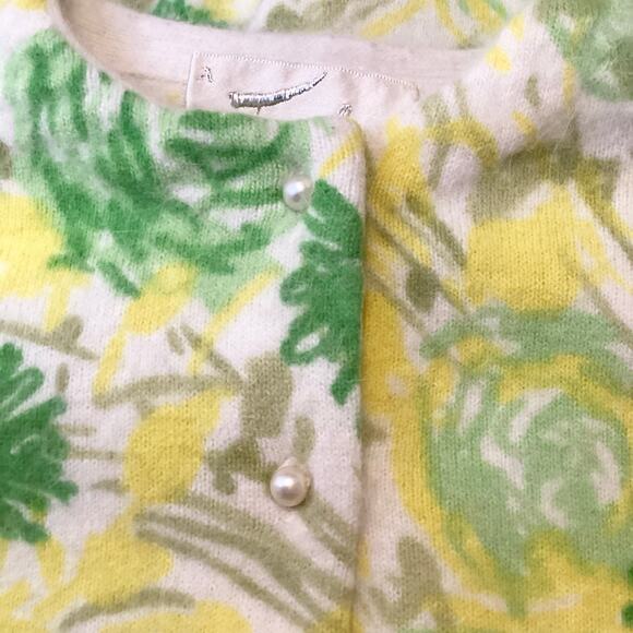 Vintage Lambswool Angora Floral Pearl Button Cardigan 40 M British Colony - Picture 9 of 10